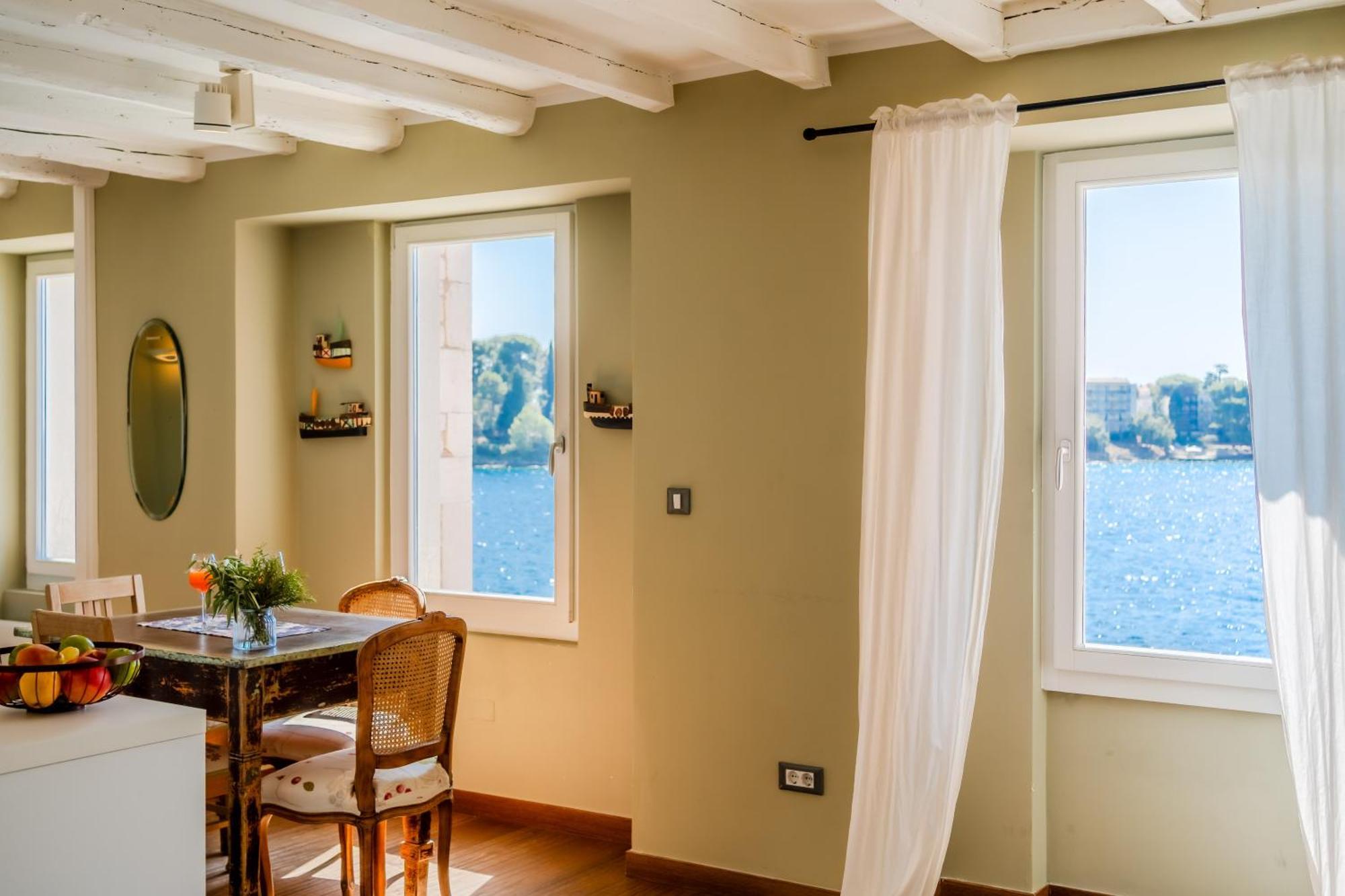 Apartment Mediterraneo 로비니 외부 사진